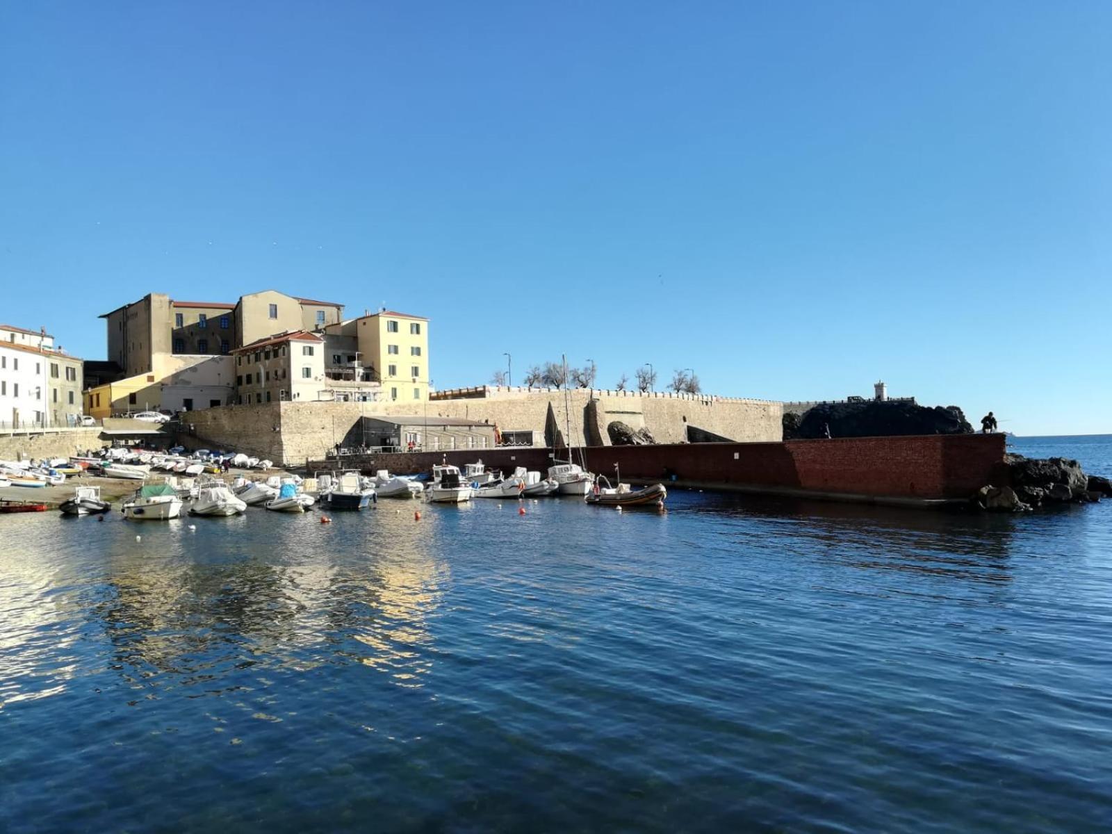 A Casa Di Berna E Tere Lägenhet Venturina Terme Exteriör bild